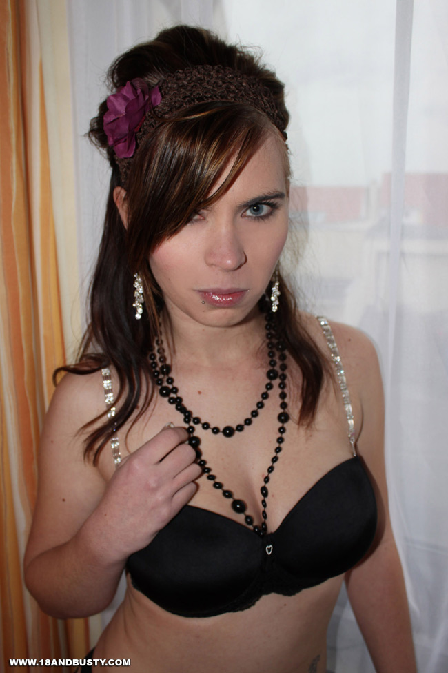 Never seen sensual great hot busty teen in  - XXX Dessert - Picture 1