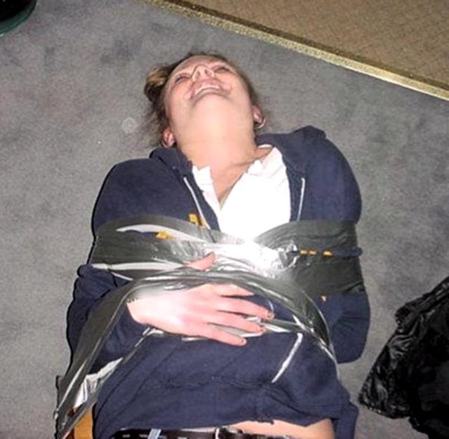 Submissive women share their pics - Unique Bondage - Pic 9