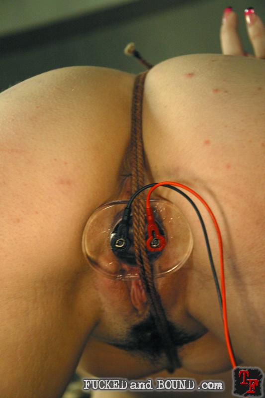 Gia Paloma is a self admitted sex loving - Unique Bondage - Pic 8