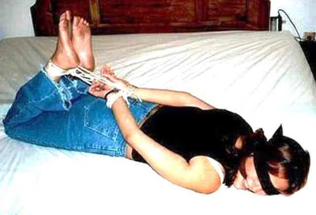 See sexy bound amateur submissives in a - Unique Bondage - Pic 6