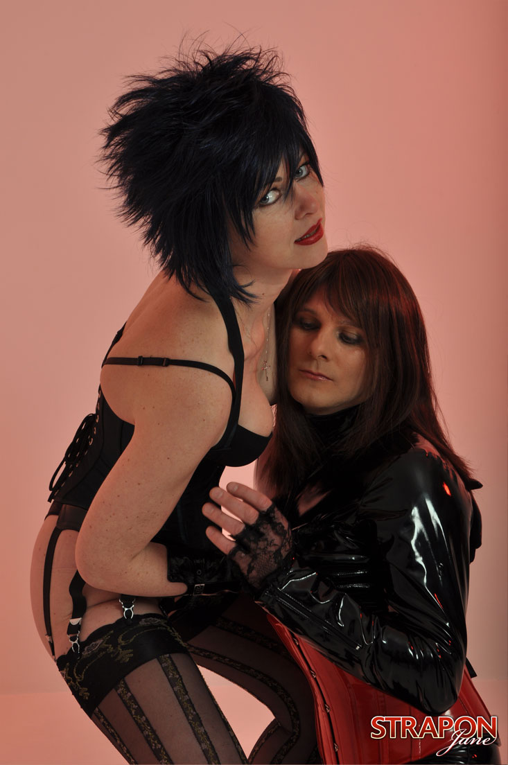 Spikey haired mistress posing with her - Unique Bondage - Pic 13