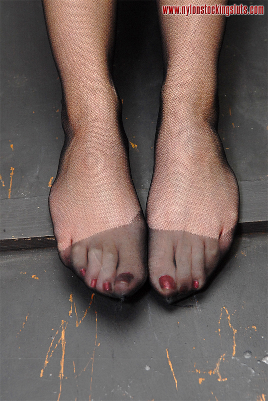 Bondaged amateur brunette beauty in black s - XXX Dessert - Picture 7