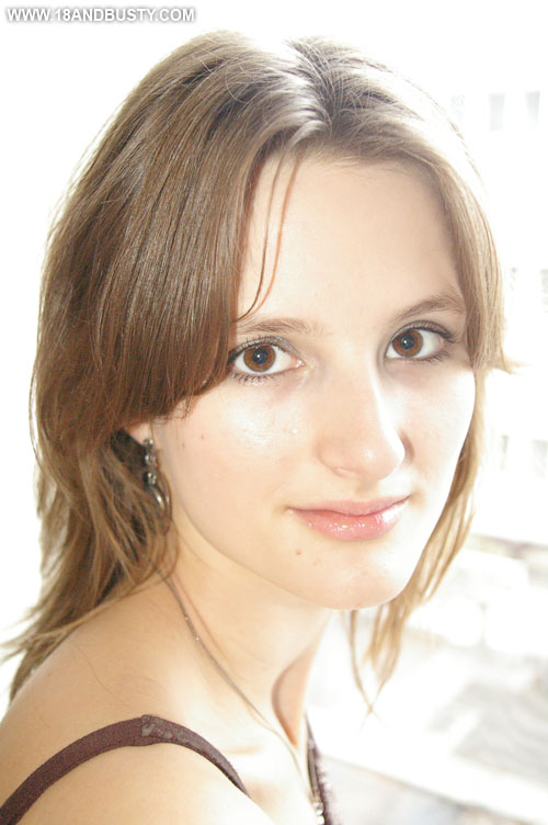 Tiny amateur teen with a nice set of natura - XXX Dessert - Picture 3