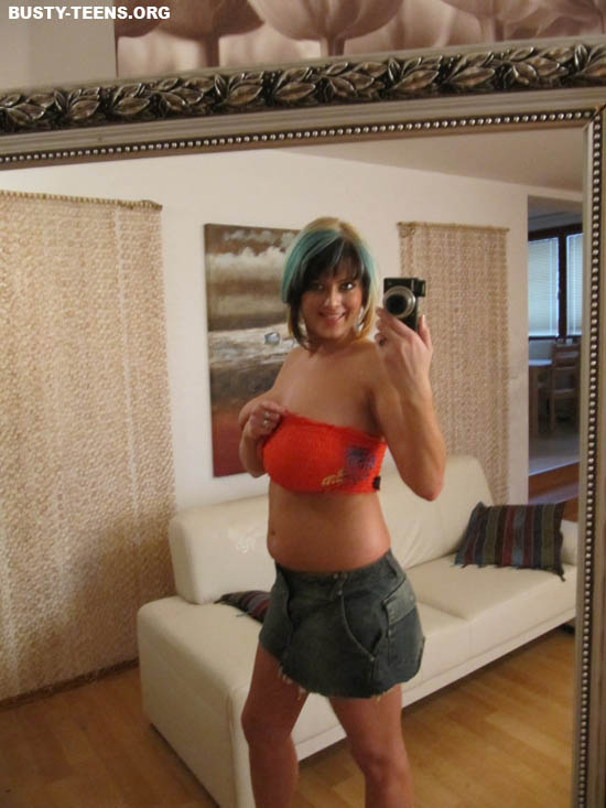 Absolute amateur teen with huge great jugs  - XXX Dessert - Picture 4