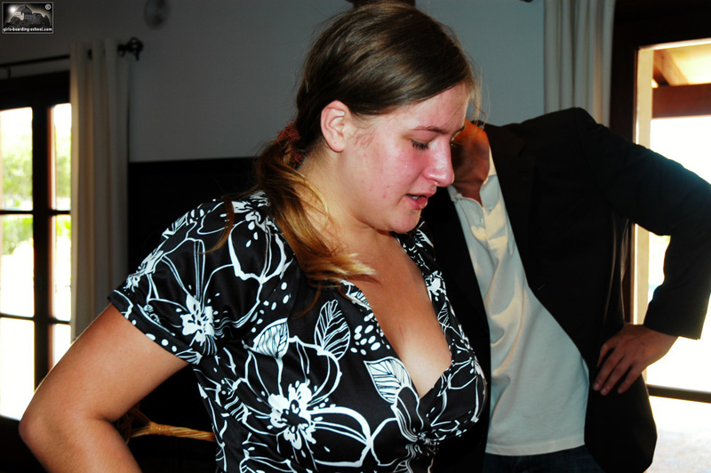 He is punishing his wife by spanking her bi - XXX Dessert - Picture 5