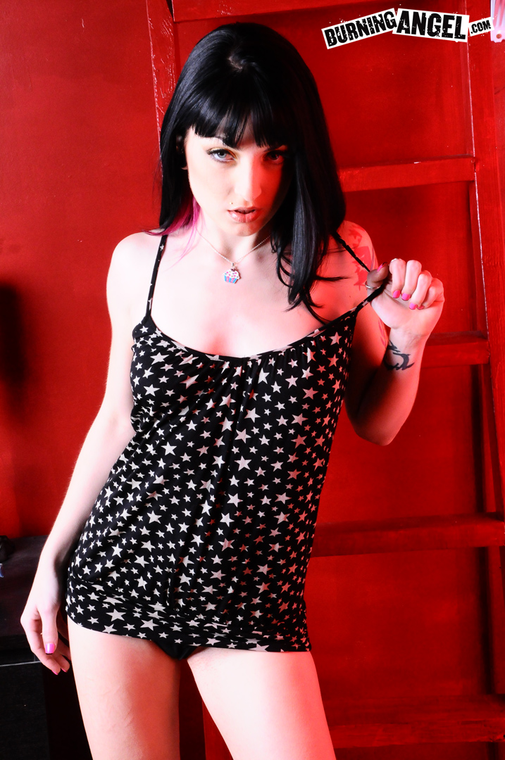 Tattooed Emo Slut Strips - XXX Dessert - Picture 2