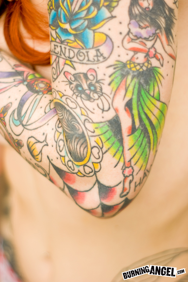 Redhead Misti Dawn strips outside - XXX Dessert - Picture 8