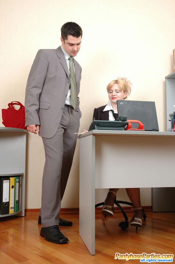 Hot secretary in sheer-to-waist hose knows the best way of rest-time in FMM - XXXonXXX - Pic 2