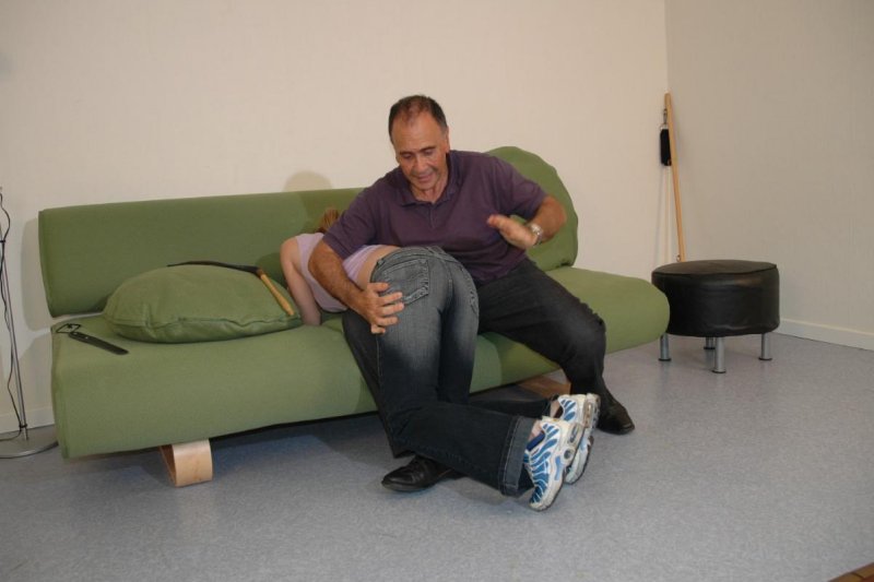 Pigatailed sweet teen in tight jeans gets b - XXX Dessert - Picture 4