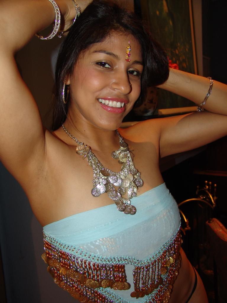 Beautiful Indian Mehla sits ona huge dick a - XXX Dessert - Picture 3