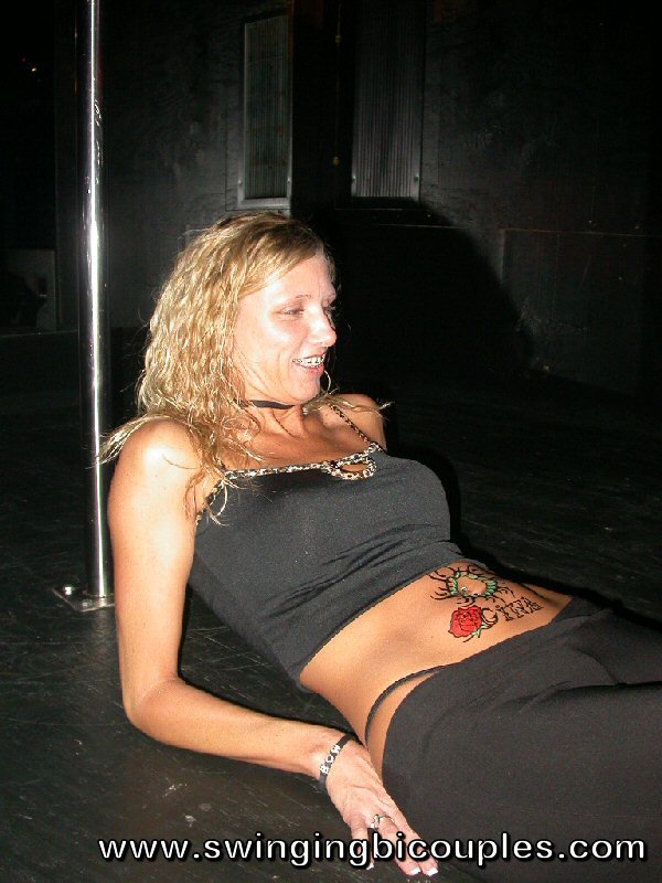 Watch on video cool swinger party with men and women of different ages - XXXonXXX - Pic 15