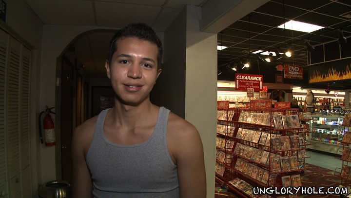 Amazed guy unexpected he was blown by a guy - XXX Dessert - Picture 1