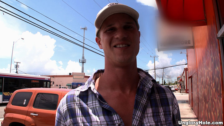 Wow! Gay behind the ungloryhole even opens  - XXX Dessert - Picture 1