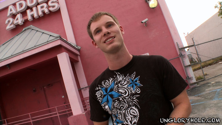 Straight guy become tricked by the ungloryh - XXX Dessert - Picture 1