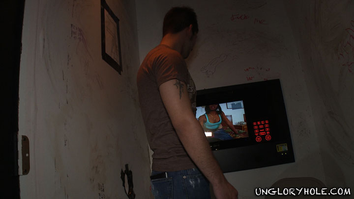 Discharge your gun into the ungloryhole and - XXX Dessert - Picture 2