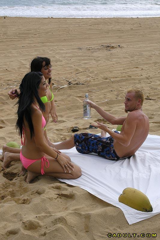 Lucky fuck threesome - XXX Dessert - Picture 2