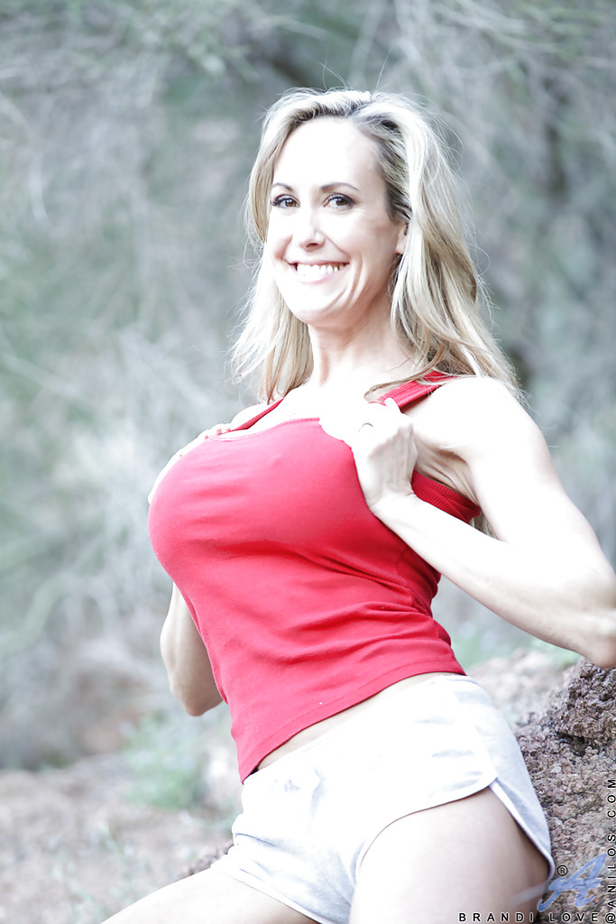 American perfect body lingerie mom - XXXonXXX - Pic 7