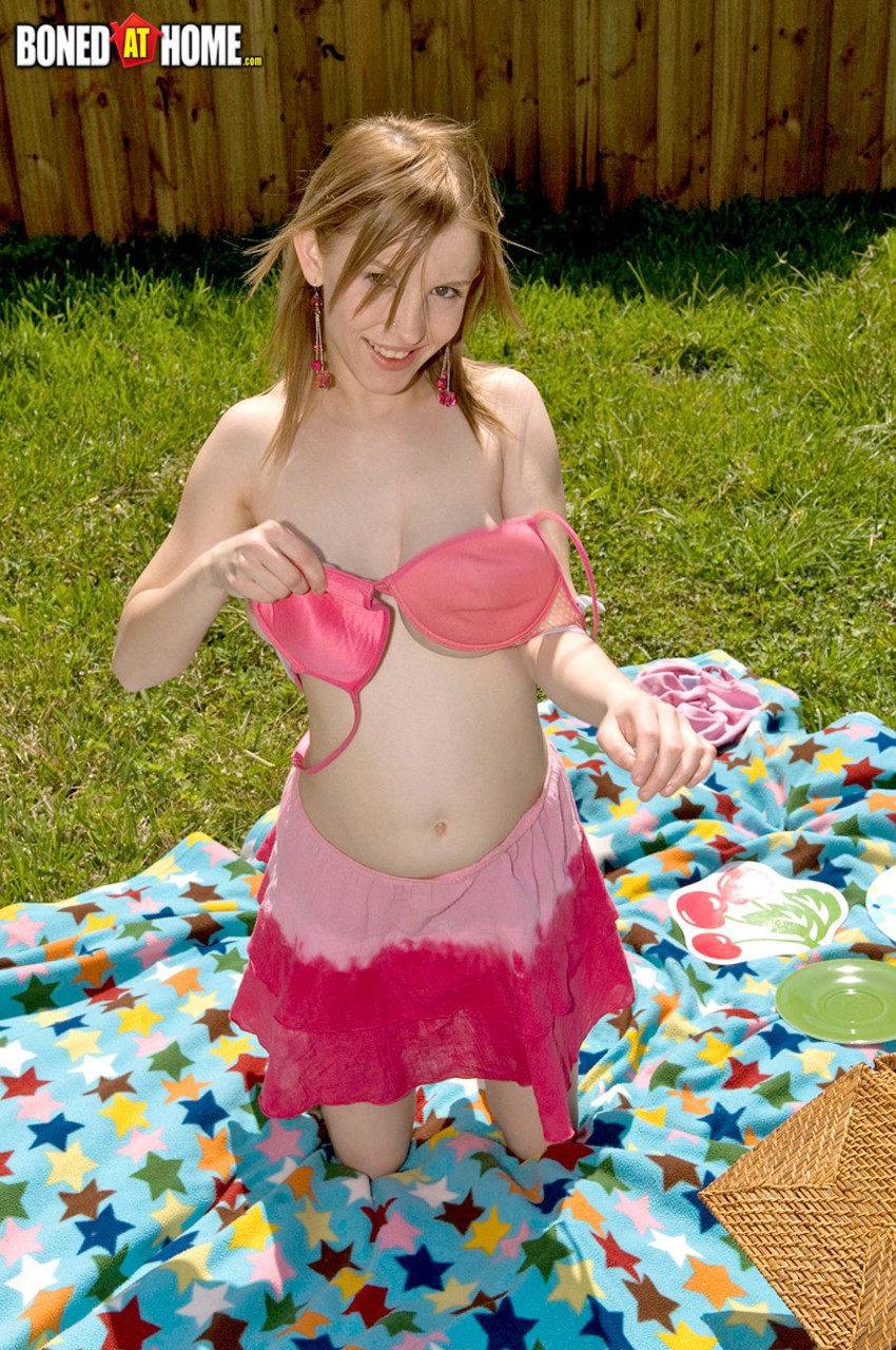American skinny amateur blonde wife - XXX Dessert - Picture 3