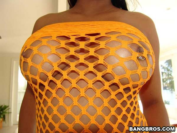Horny anal. Showing off round ass under a d - XXX Dessert - Picture 10