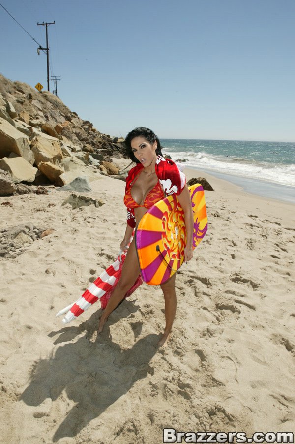 American big ass beach babe - XXXonXXX - Pic 12