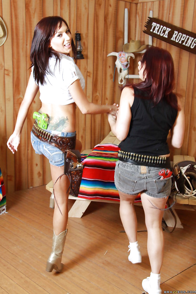 Big butt hardcore lesbian fingering - XXXonXXX - Pic 1