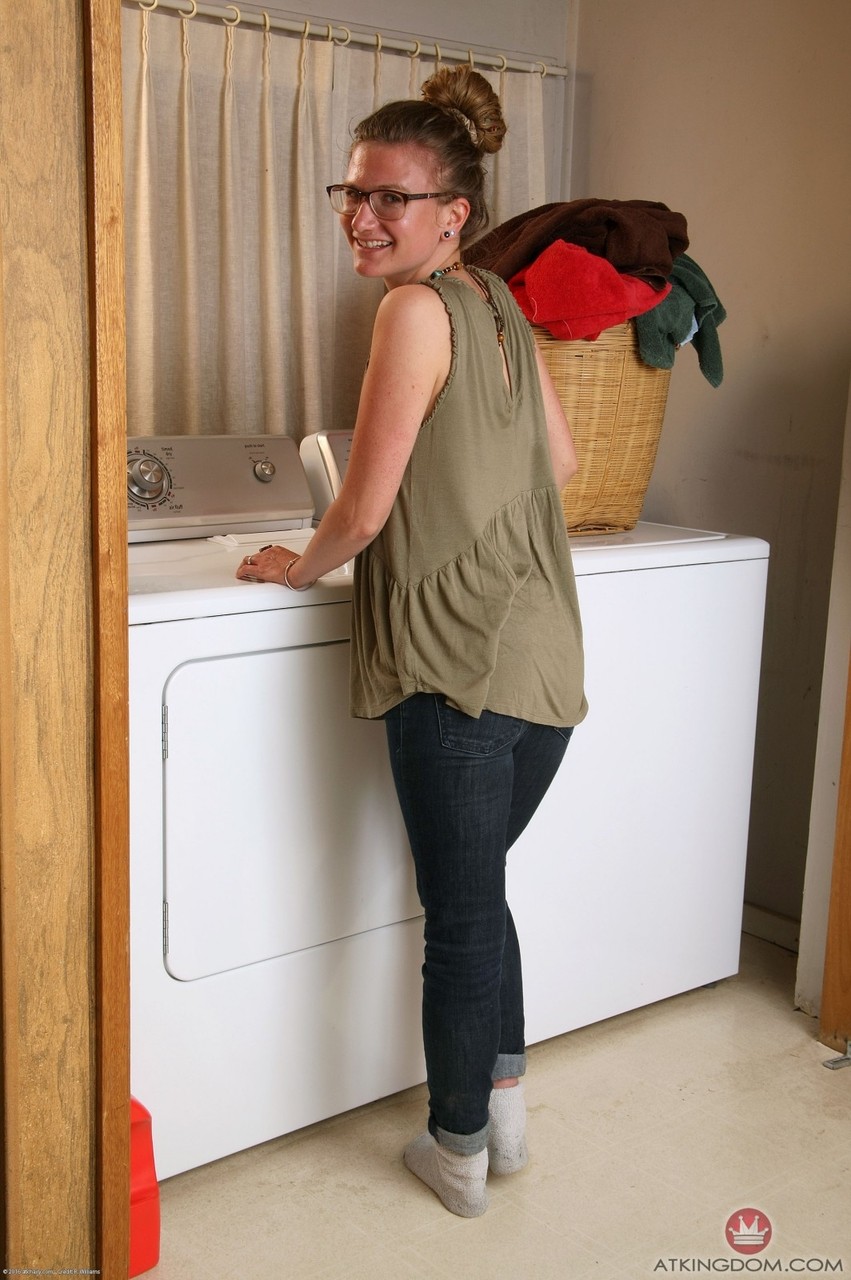 Nerdy beautiful babe - XXXonXXX - Pic 2