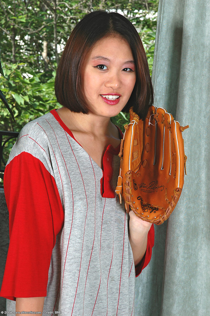 Uniform amateur natural tits - XXX Dessert - Picture 1