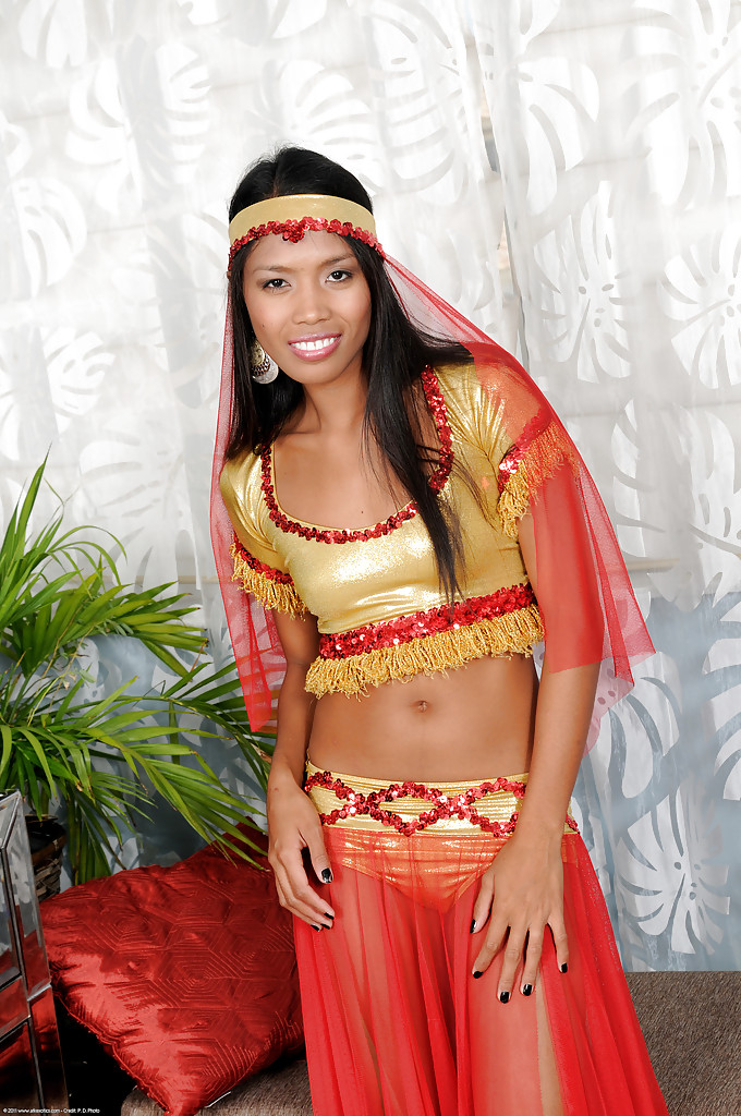 Slim exotic latina - XXX Dessert - Picture 1