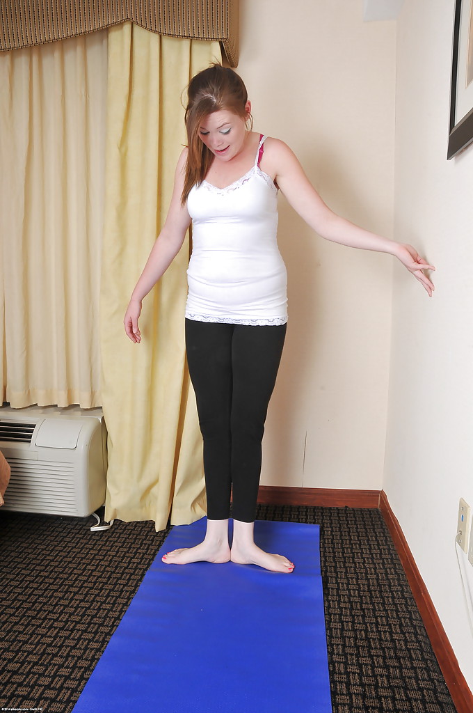 Beautiful naked yoga - XXX Dessert - Picture 5