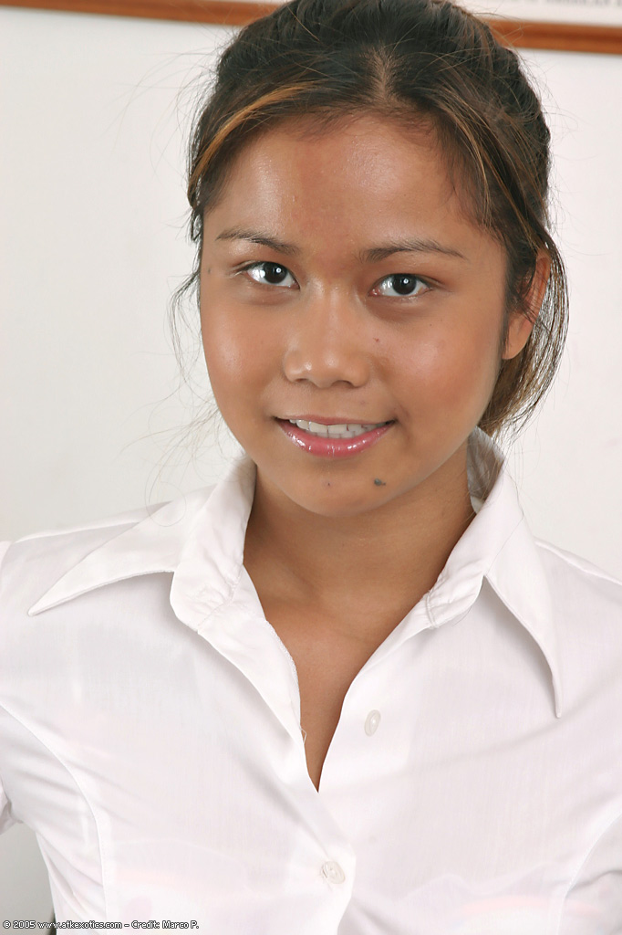 Asian uniform teen - XXX Dessert - Picture 1