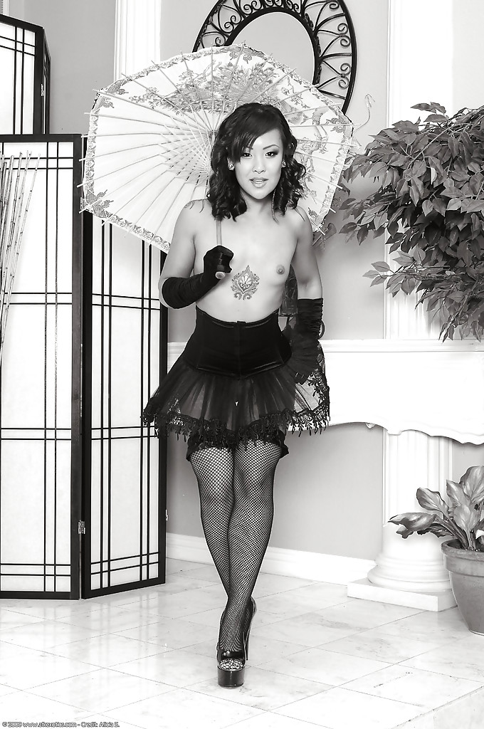 American small tits asian black stockings - XXXonXXX - Pic 3