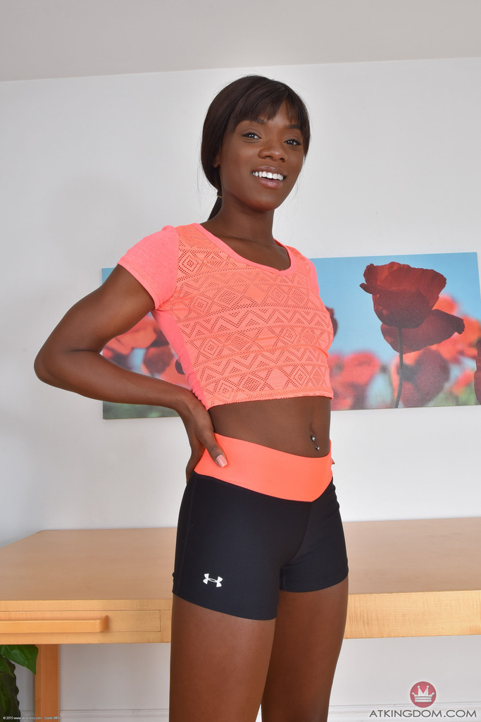 African beautiful brunette - XXXonXXX - Pic 1