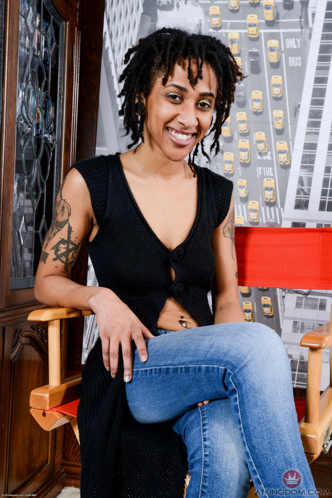 American beautiful brunette big tits - XXXonXXX - Pic 1