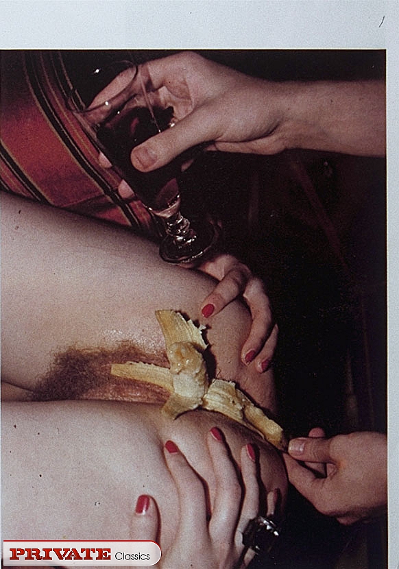 Retro pussy. Kinky eighties girls love goin - XXX Dessert - Picture 11