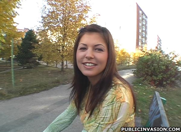 18 teen girl. Middle of broad fucking day. - XXX Dessert - Picture 2