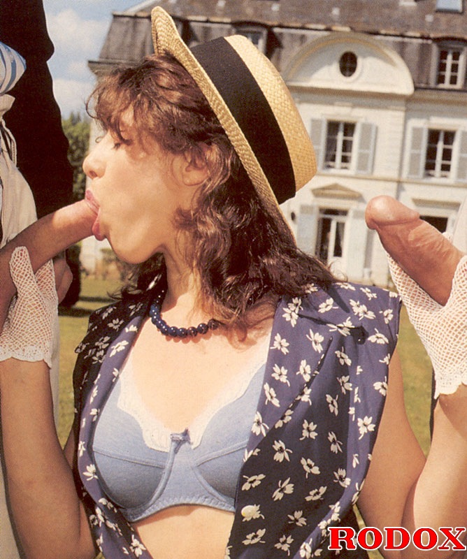 Xxx vintage. Innocent retro teenie pleases  - XXX Dessert - Picture 5