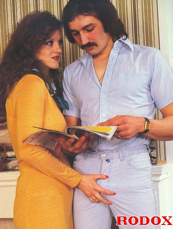 Classic pussy. Two big boobed retro ladies  - XXX Dessert - Picture 1