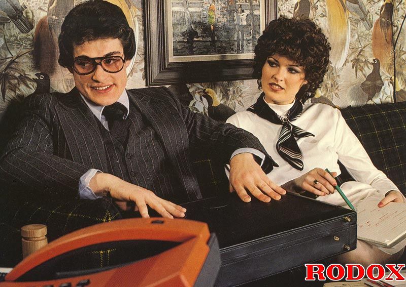 Vintage xxx. Two wet hairy ladies fucking t - XXX Dessert - Picture 3