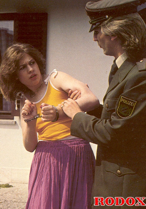 Vintage xxx. Arrested hairy retro chick get - XXX Dessert - Picture 3