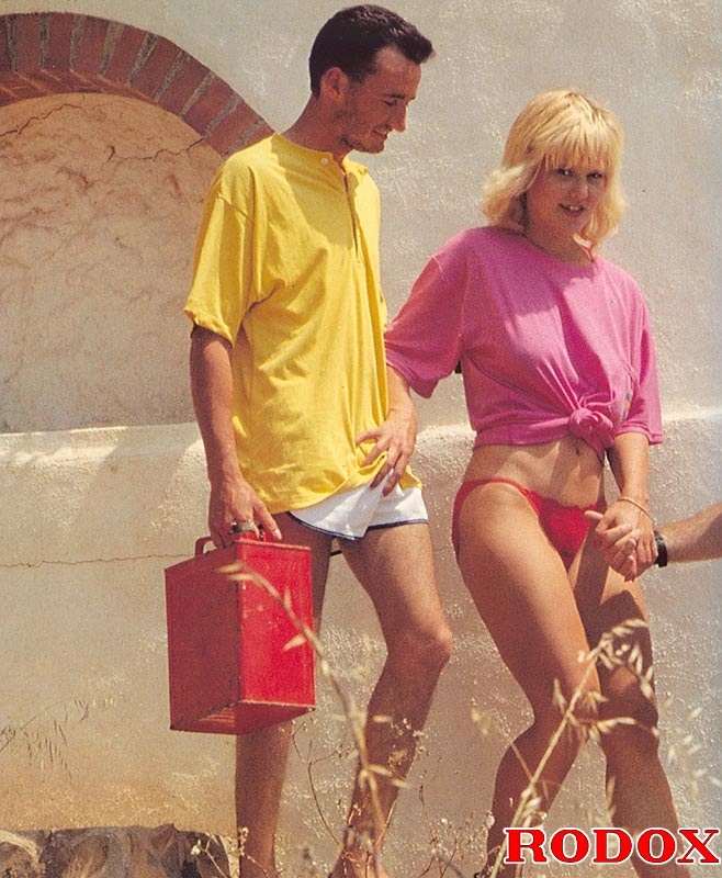 Hairy vagina. Horny eighties girl handles t - XXX Dessert - Picture 1