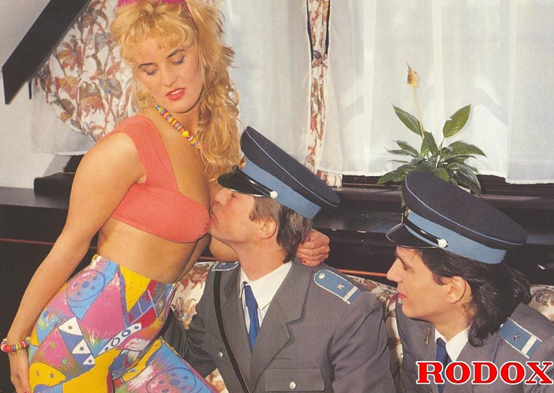 Vintage pornography. Hairy seventies lady e - XXX Dessert - Picture 2