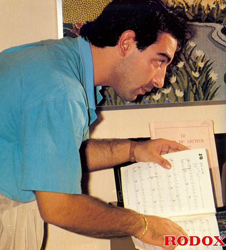 Horny hairy pussy. Hairy retro chick enjoys - XXX Dessert - Picture 1