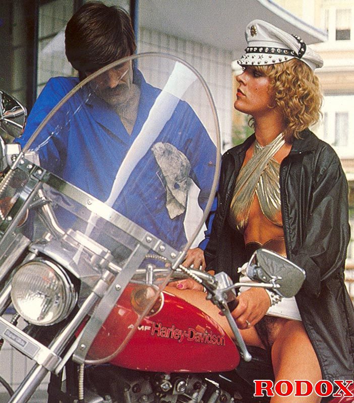 Hairy bush. Hairy seventies lady boned by a - XXX Dessert - Picture 1