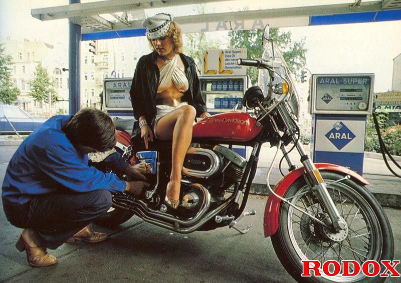 Hairy bush. Hairy seventies lady boned by a - XXX Dessert - Picture 2