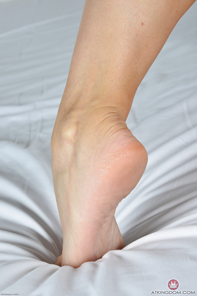 Naked blonde babe - XXX Dessert - Picture 3