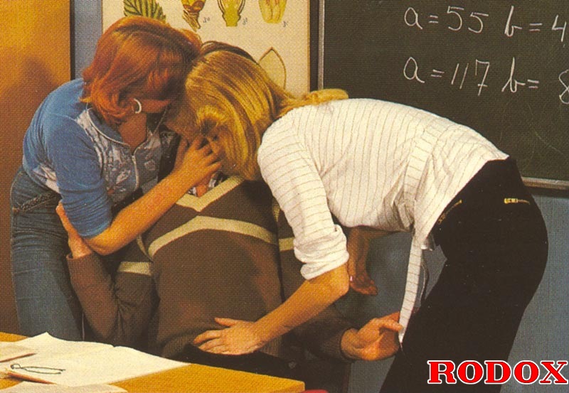Hairy xxx. Two seventies girls pleasing the - XXX Dessert - Picture 19