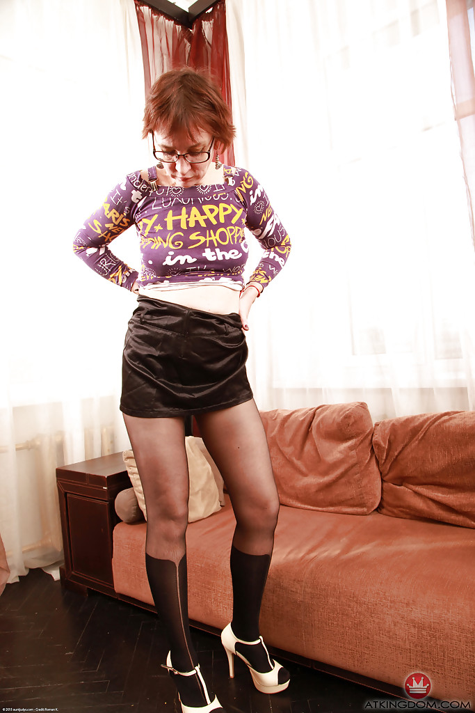 Saggy tits pantyhose - XXX Dessert - Picture 4