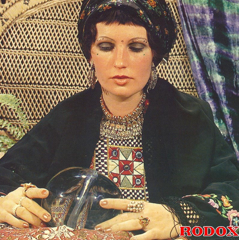 Hardcore xxx. Three ladies and a paragnost  - XXX Dessert - Picture 5