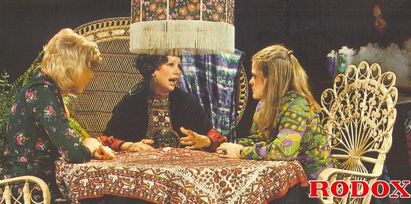 Hardcore xxx. Three ladies and a paragnost  - XXX Dessert - Picture 6