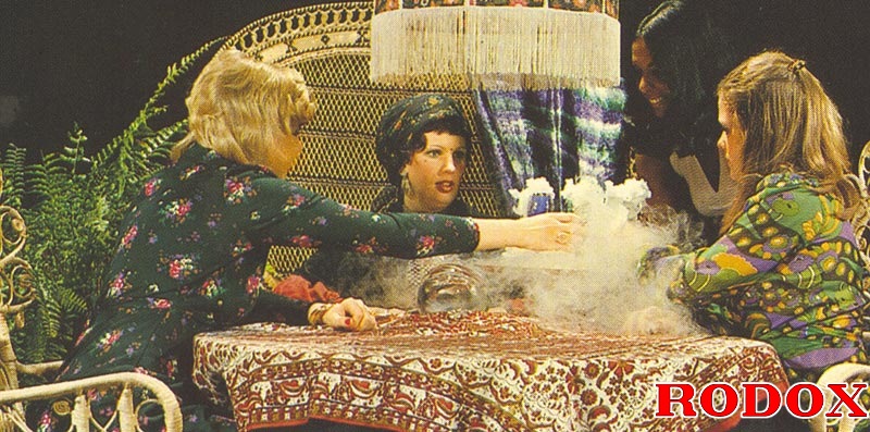 Hardcore xxx. Three ladies and a paragnost  - XXX Dessert - Picture 7